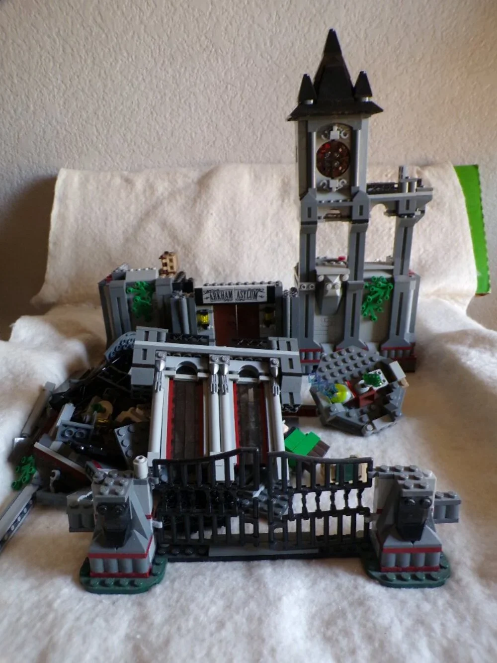 Arkham Asylum Breakout LEGO DC Comics Super Heroes: Batman: 10937